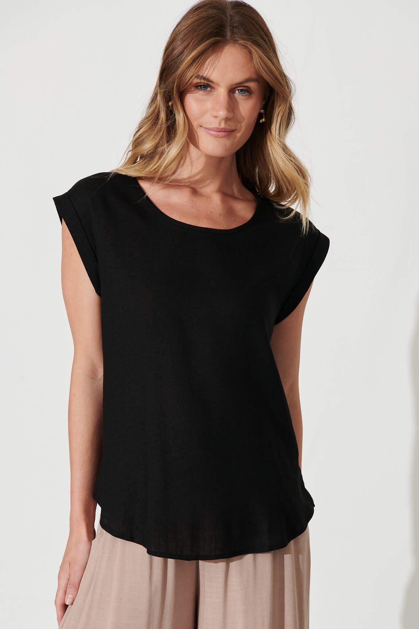Top In Black Linen Blend