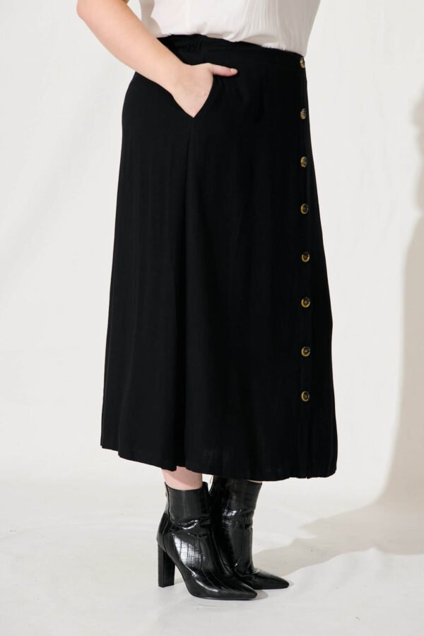 Midi Skirt In Black Linen Blend - Image 7