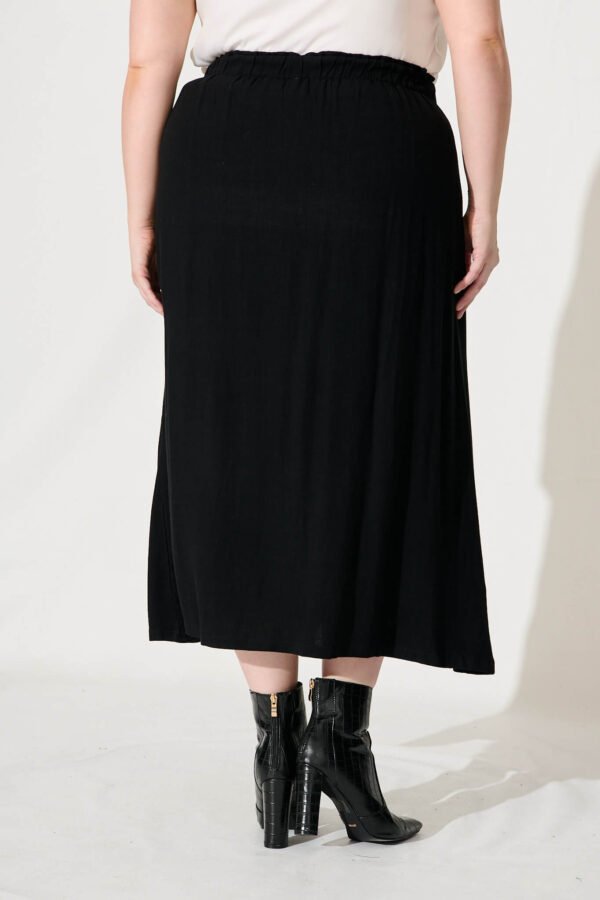 Midi Skirt In Black Linen Blend - Image 8