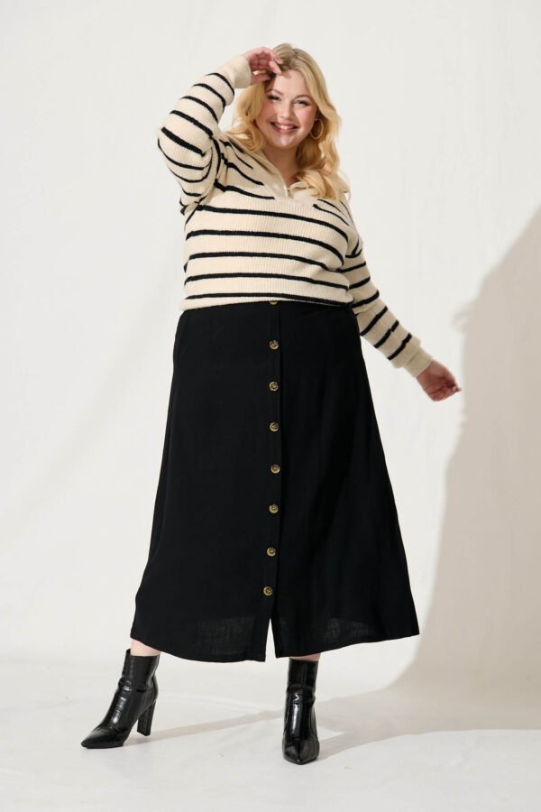 Midi Skirt In Black Linen Blend - Image 9