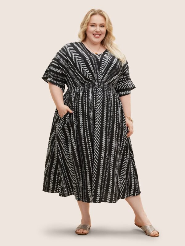 Solid Geometric Dolman Sleeve Pocket Shirred Split Hem Dress - Image 12