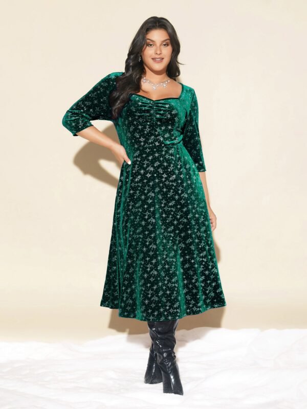 Gold Embossed Velvet Sweetheart Neckline Midi Dress - Image 12