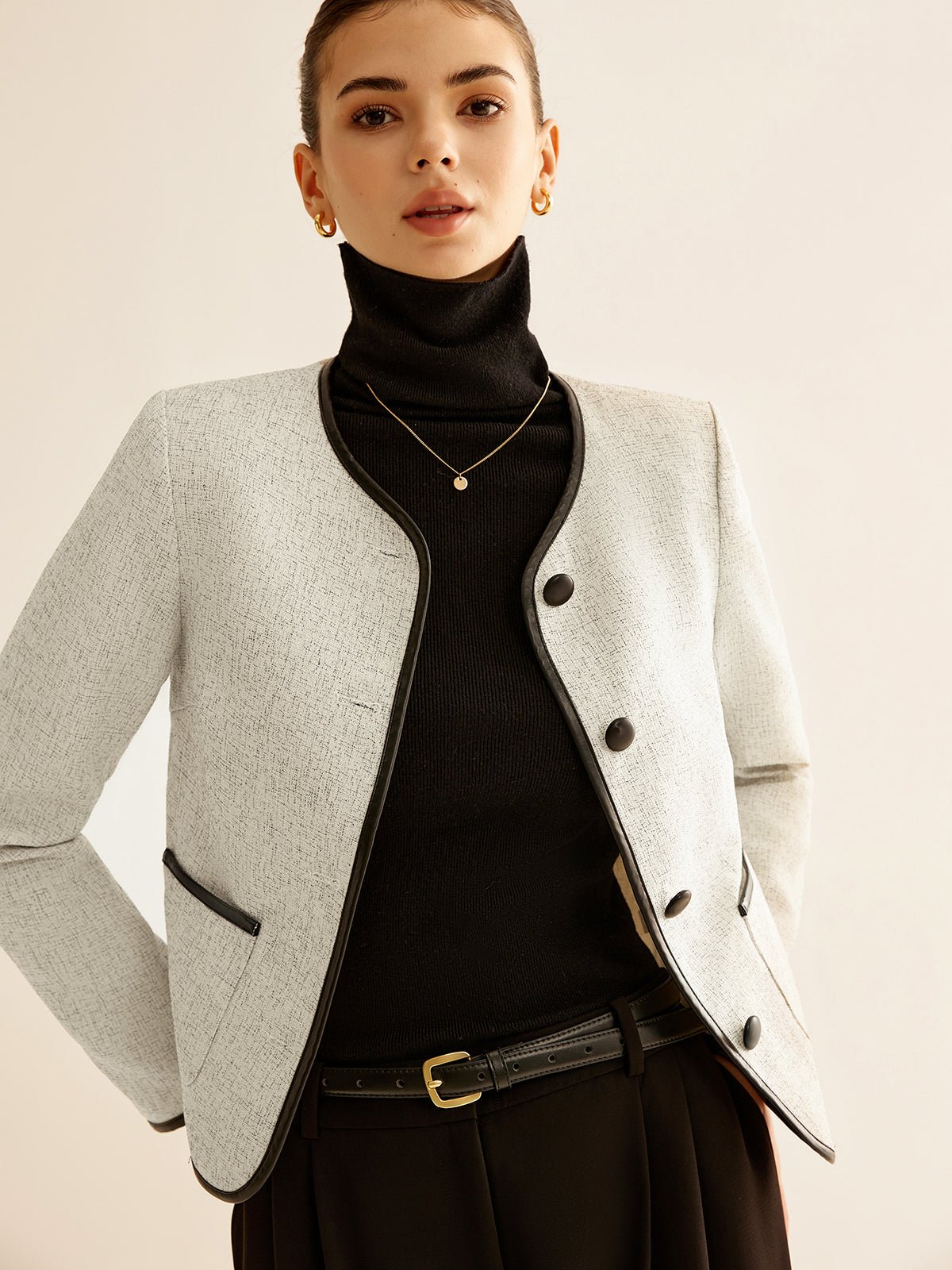 Elegant Contrast Trim Blazer - Image 4