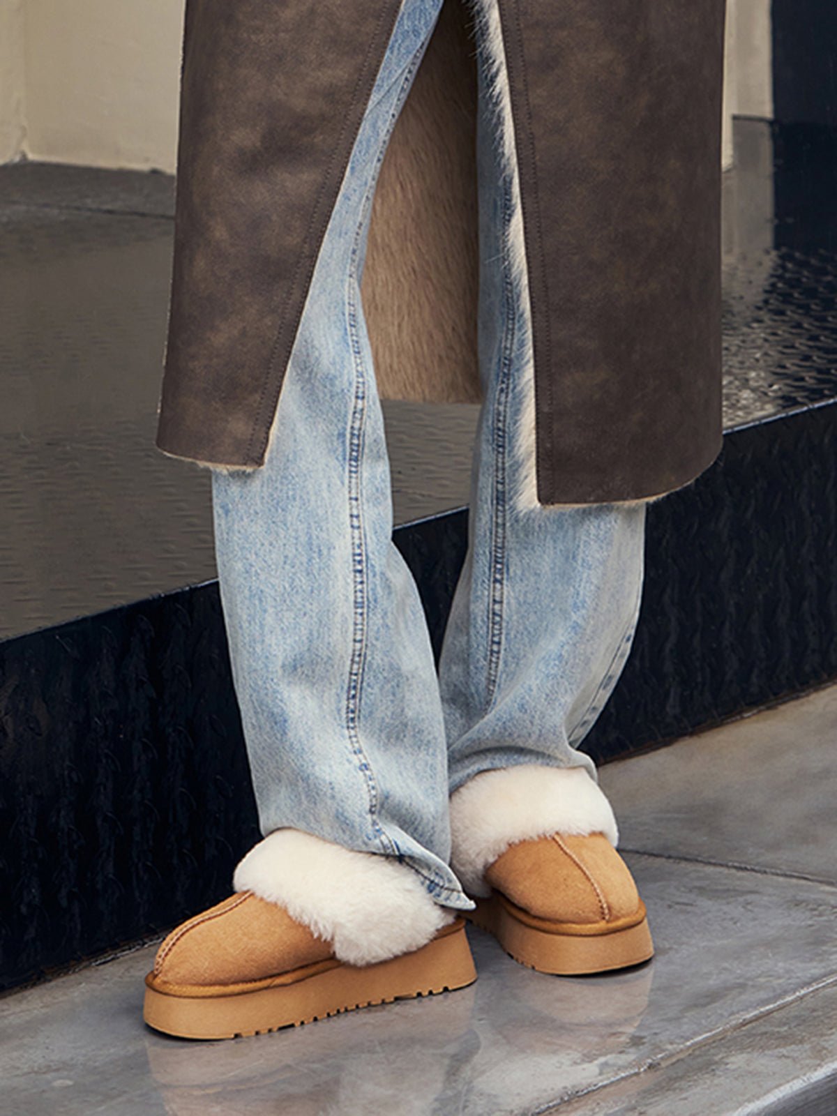 Thick Sole Fleecing Slippers Boots - Image 2